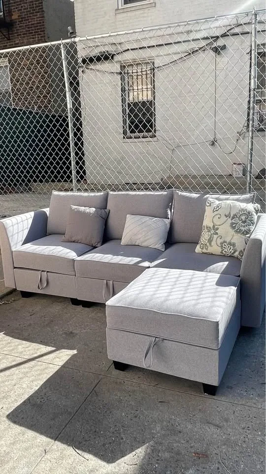 (ASK ABOUT DELIVERY) Gray sectional couch image indicator(2)