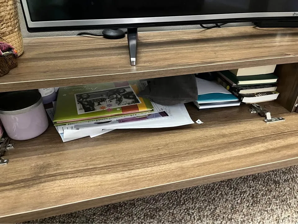 Hulsey TV Stand for TVs up to 75" image indicator(3)