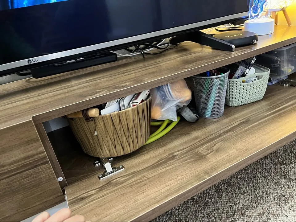 Hulsey TV Stand for TVs up to 75" image indicator(4)