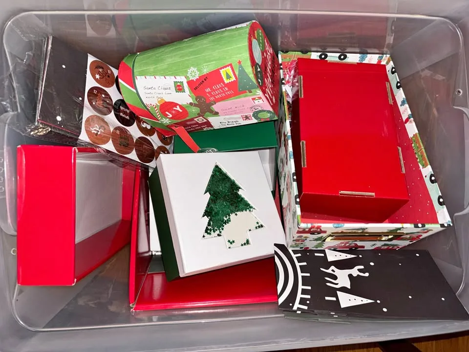CHRISTMAS - Gift Boxes & Gift Basket Inserts thumbnail