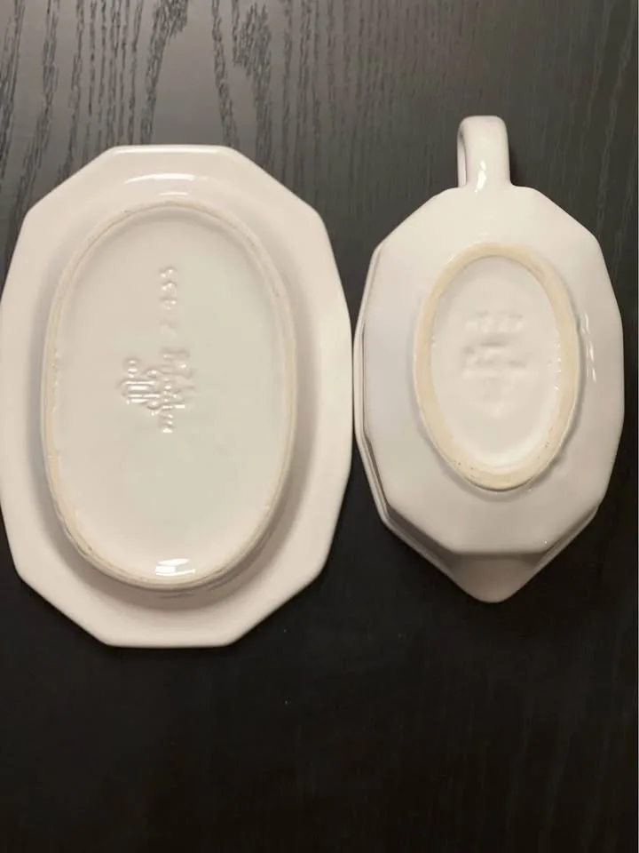 Pfaltzgraff Heritage White Gravy Boat with underplate image indicator(5)