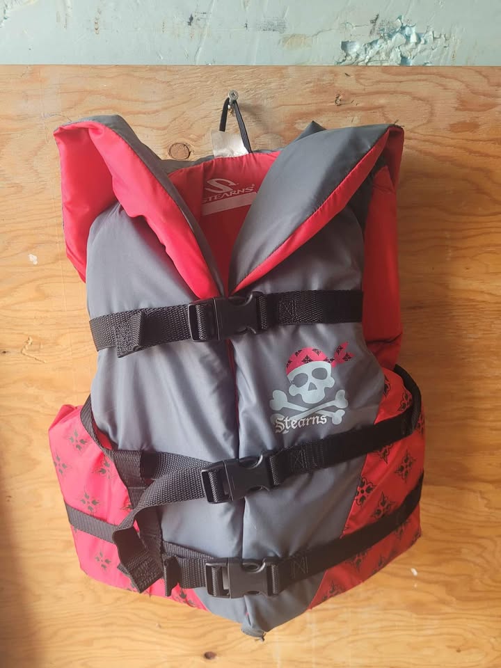 Life Vests - photo 4