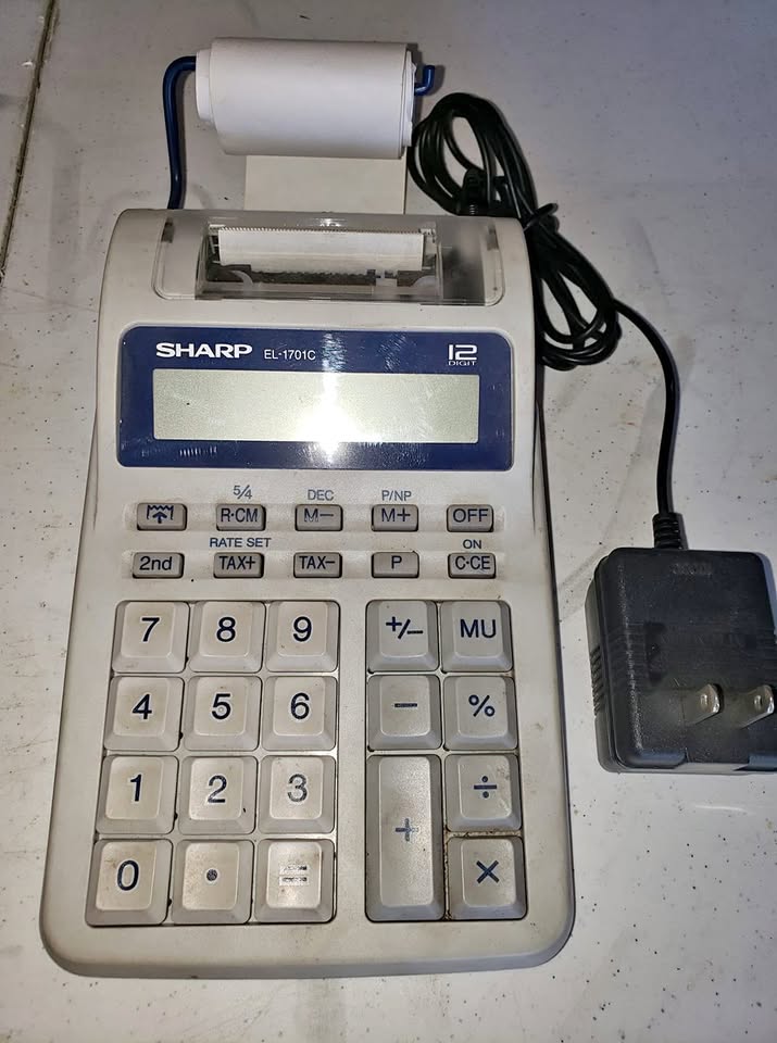 Electronic printing calculator