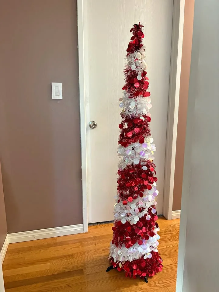 CHRISTMAS - Tinsel Tree