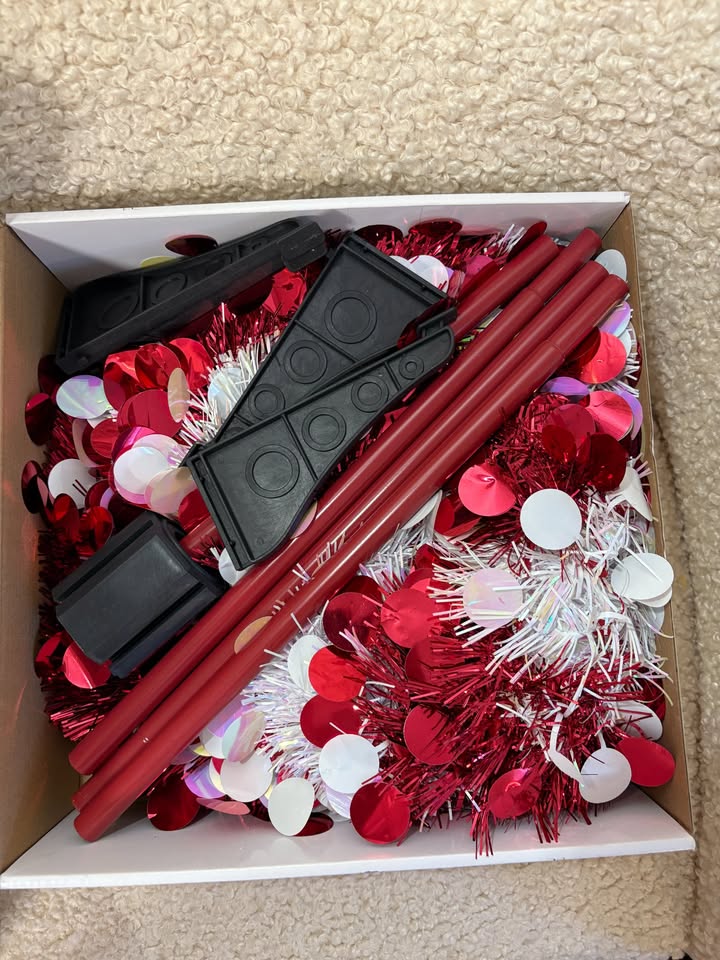 CHRISTMAS - Tinsel Tree - photo 3