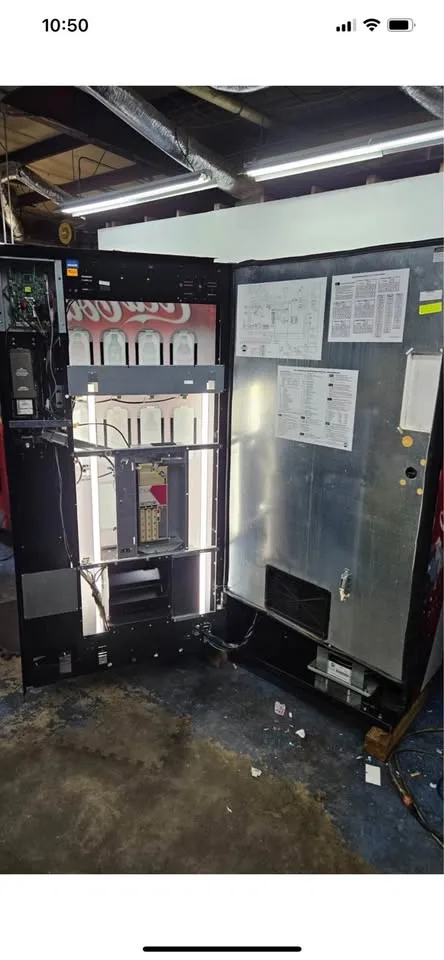 Coca Cola Vending Machine image indicator(2)