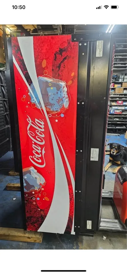 Coca Cola Vending Machine image indicator(5)