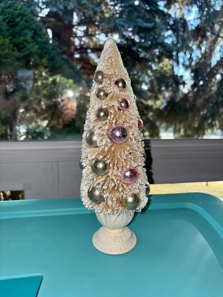 CHRISTMAS - Tree decoration thumbnail