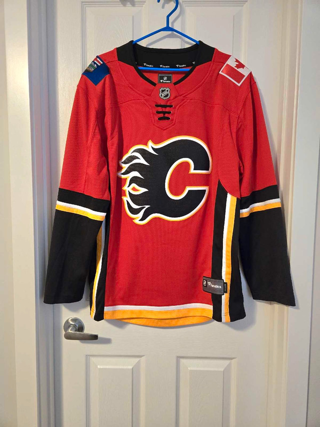 Calgary Flames Jersey- Large