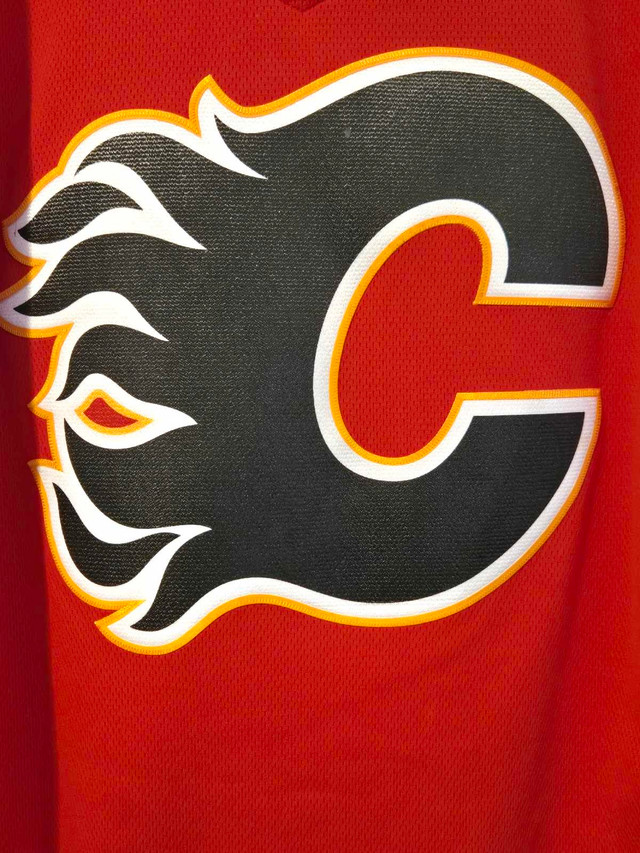 Calgary Flames Jersey- Large - photo 2