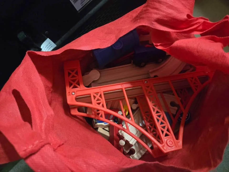 Kids train table image indicator(5)