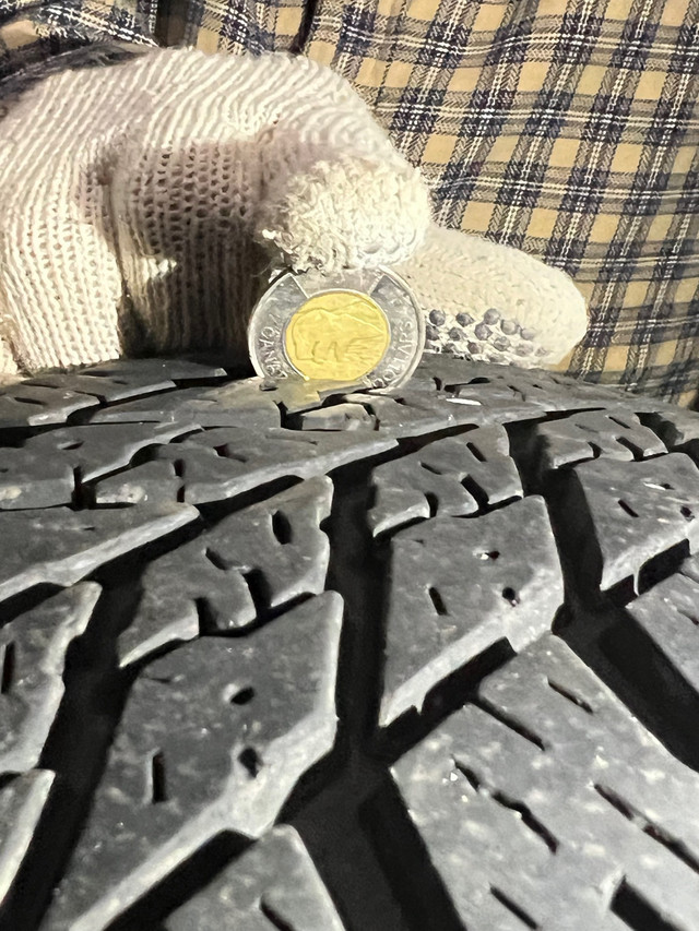 185/65R15 good year winter tire - photo 3