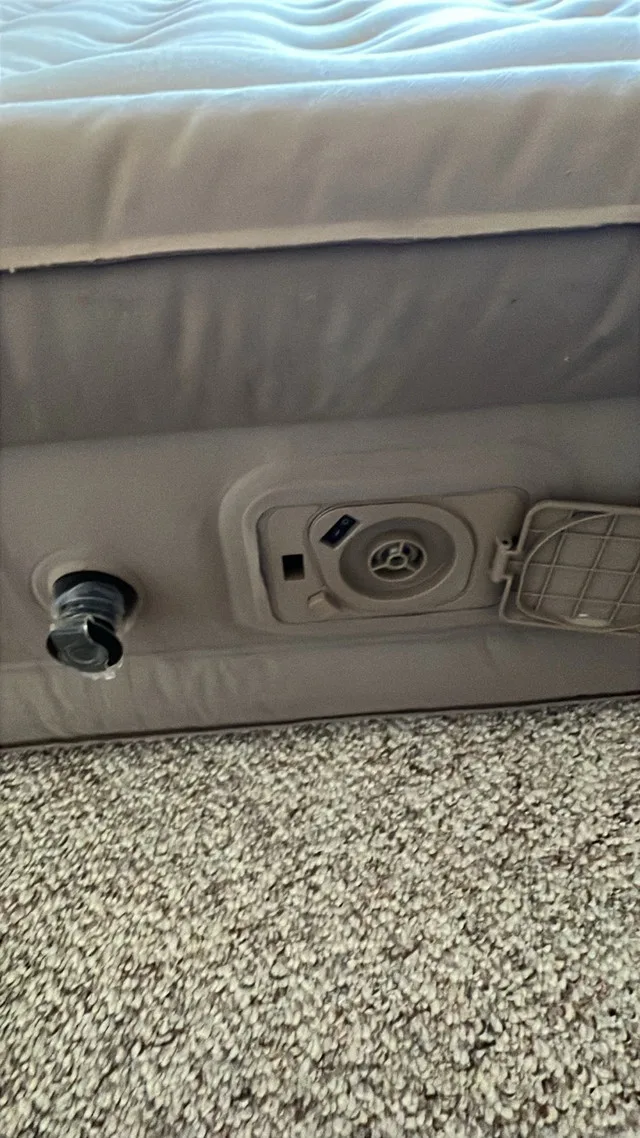 AIRBED WITH BUILT IN AIRPUMP WITH TYPE C CHARGING image indicator(3)