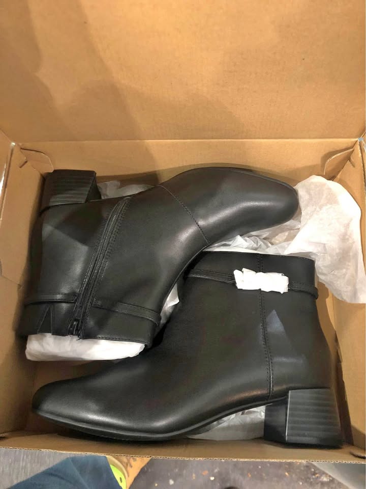Clarks woman boots