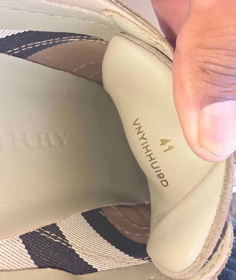 BURBERRY image indicator(3)