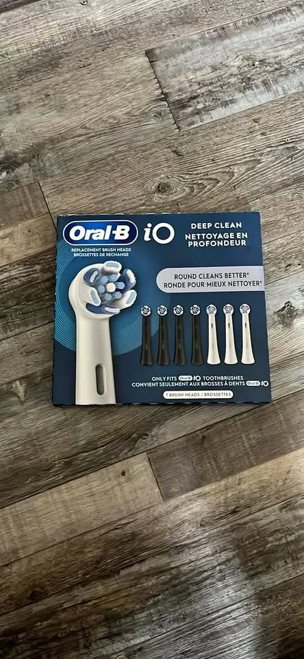 Oral B-IO Deep Cleaning Brush Head Kit - $70 Value thumbnail