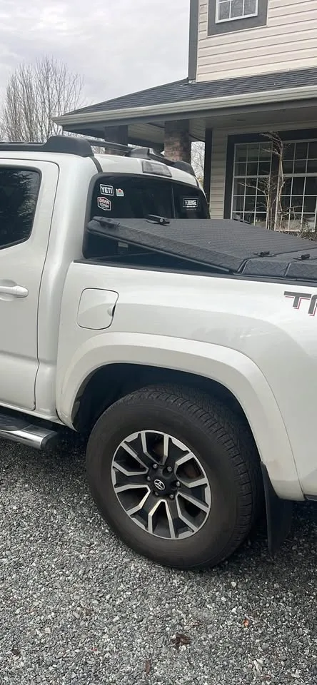 Diamondback SE Tonneau Cover image indicator(3)