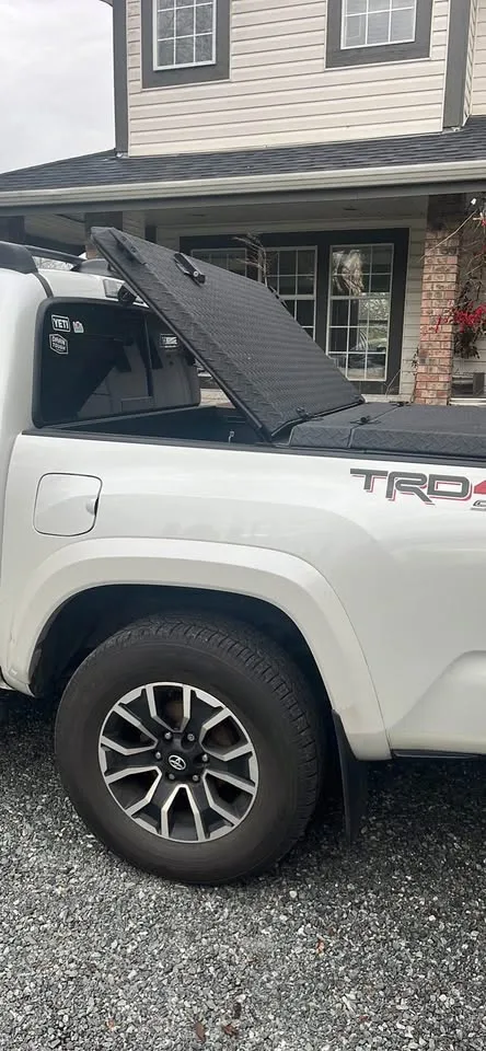 Diamondback SE Tonneau Cover image indicator(4)