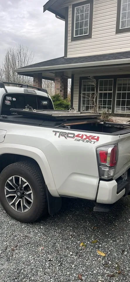 Diamondback SE Tonneau Cover image indicator(5)