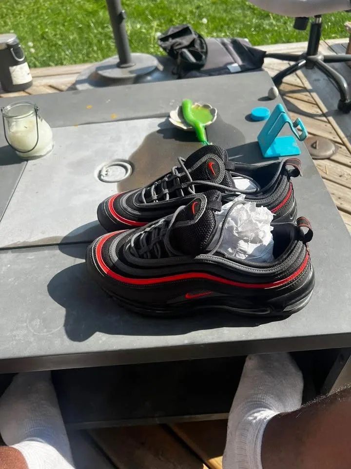 Nike Air Max 97 image indicator(2)