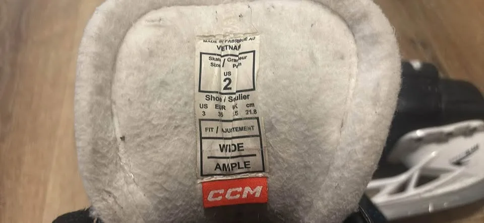 Ccm ft680 jet speed skate 2 wide image indicator(2)