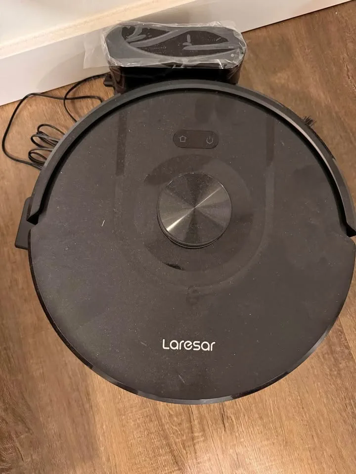 Robot vacuum and mop