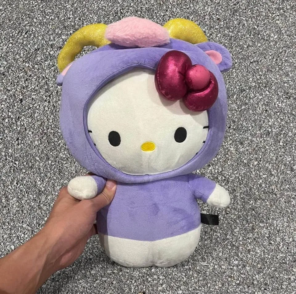 Kidrobot Hello Kitty Zodiac Medium Plush - ARIES Edition image indicator(3)