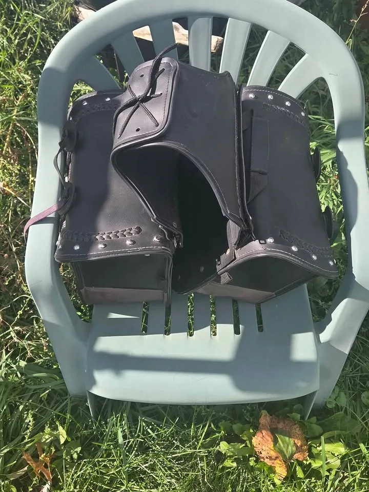 Motorcycle settled bags with mounting brackets image indicator(5)