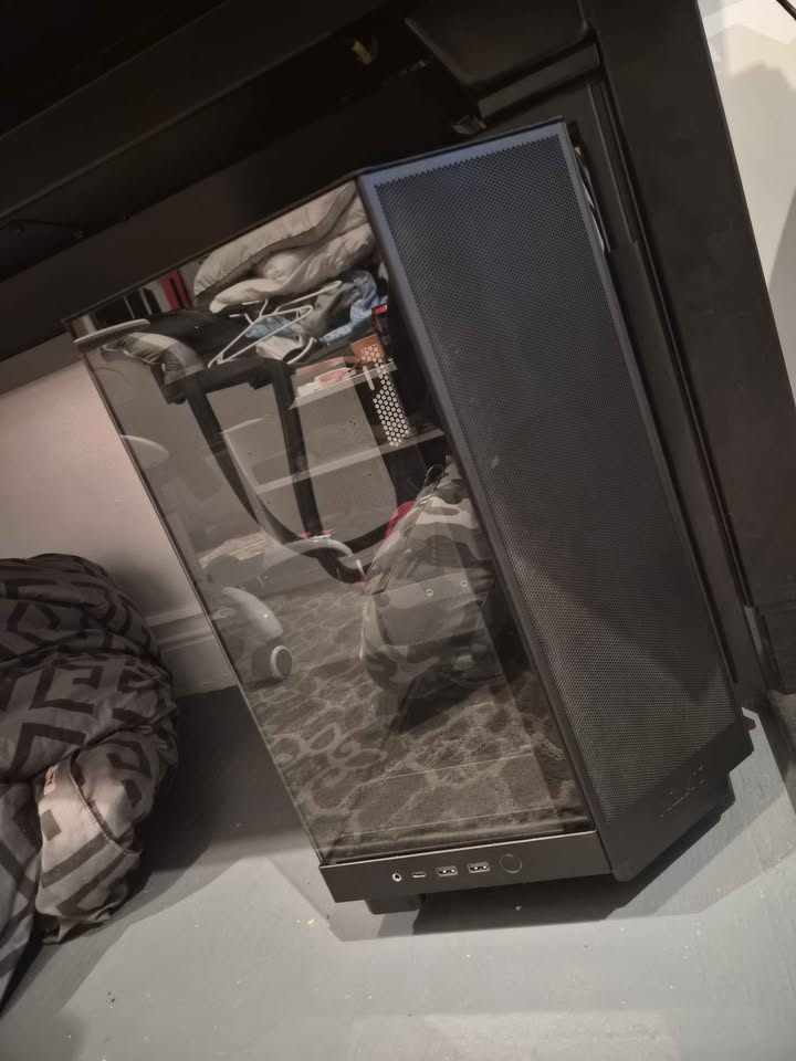 Gaming PC - RTX 4070 Super + Ryzen 7 7800X 3D - photo 2