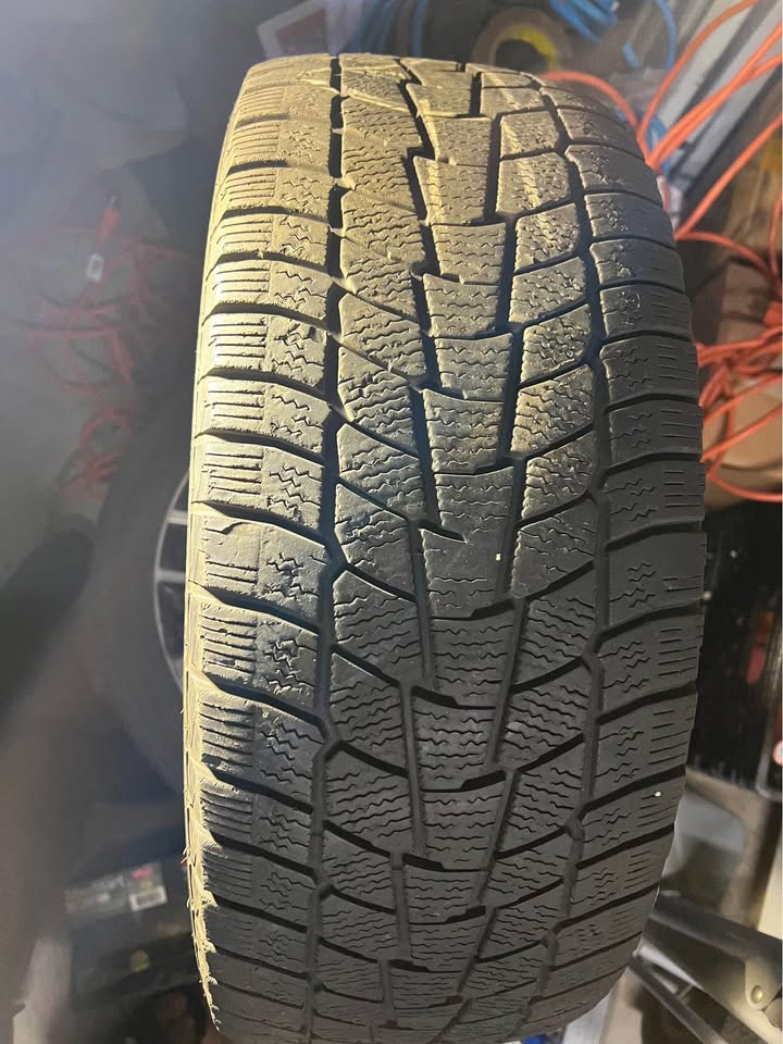215/45r17 winter tires - photo 4