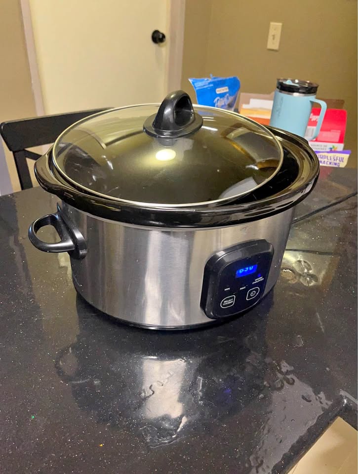 Slow cooker