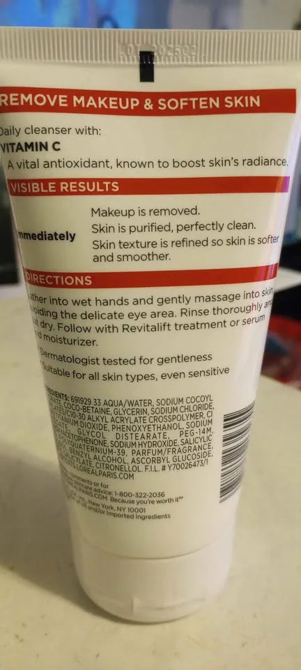 L'Oreal Revitalift Daily Cream Cleanser w/Vitamin C image indicator(2)