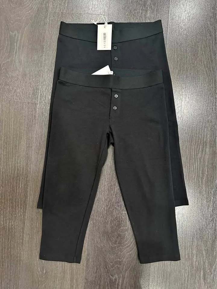 Aritzia Chill Pomme Capri Size XS NWT