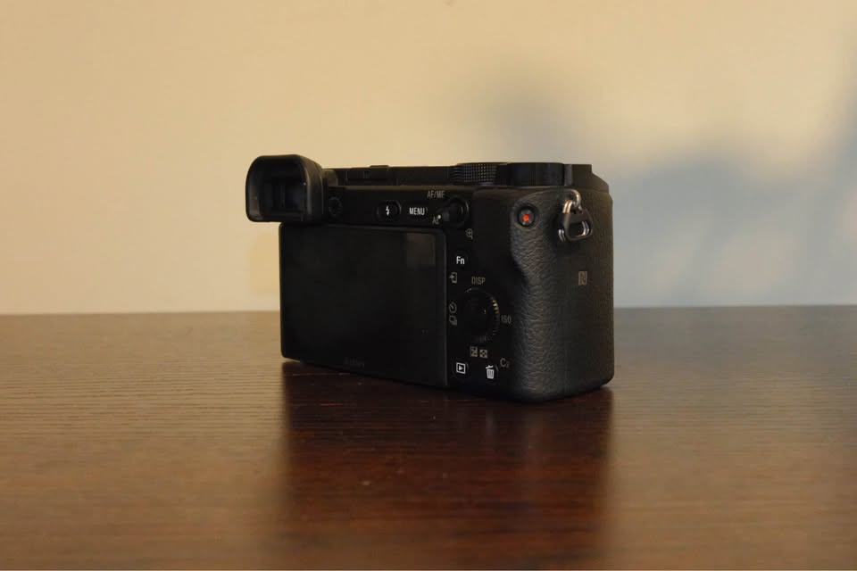Sony A6400 Camera Body (with filter, batteries, bag) - photo 3