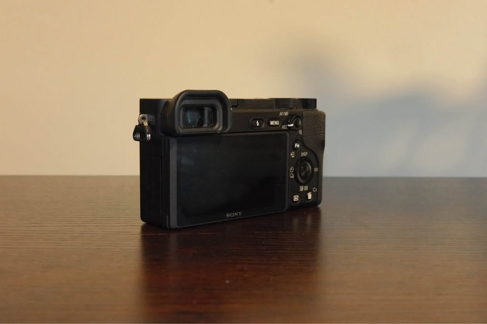 Sony A6400 Camera Body (with filter, batteries, bag) - photo 4