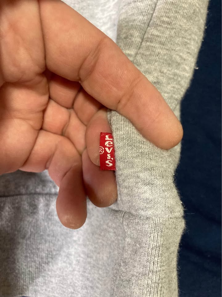 Levi’s gray 3XL crew neck sweater - photo 3