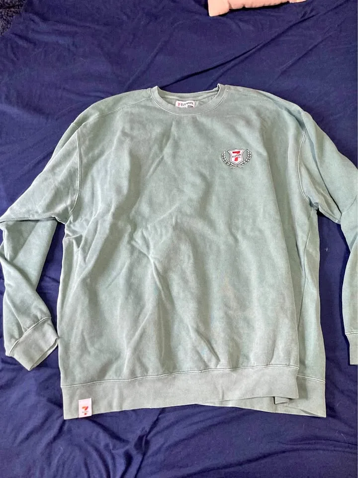 711 crew neck sweater 3XL thumbnail