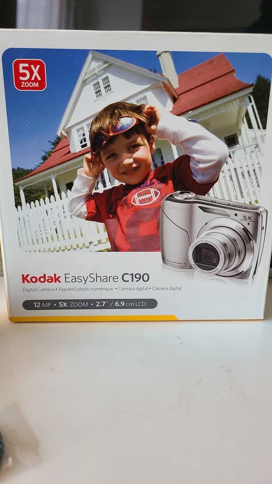 Kodak EasyShare C190 - Brand New (Opened to Inspect) - photo 2
