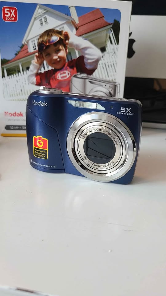 Kodak EasyShare C190 - Brand New (Opened to Inspect) - photo 3