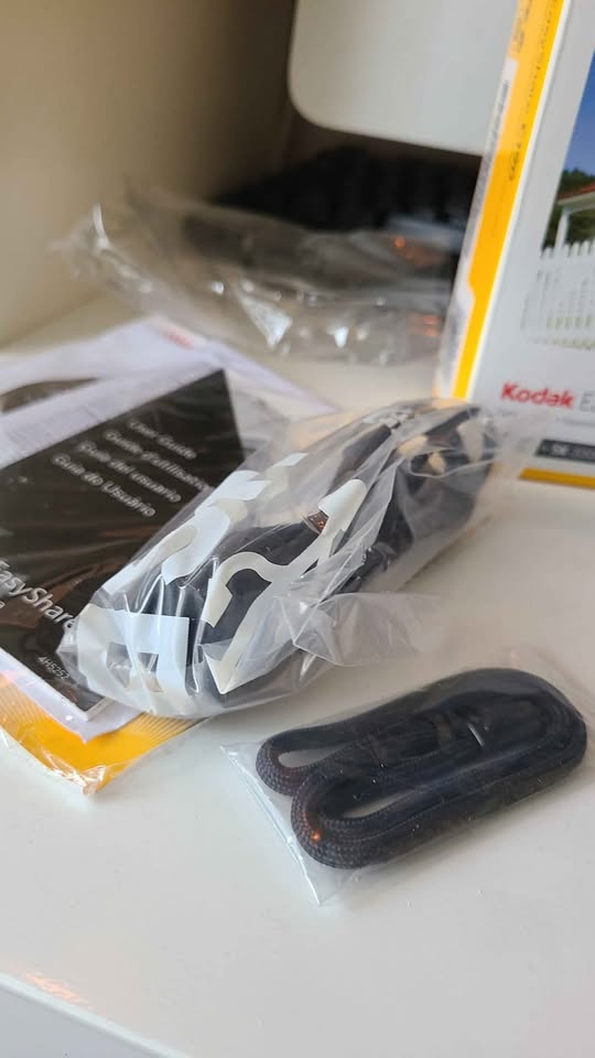 Kodak EasyShare C190 - Brand New (Opened to Inspect) - photo 4