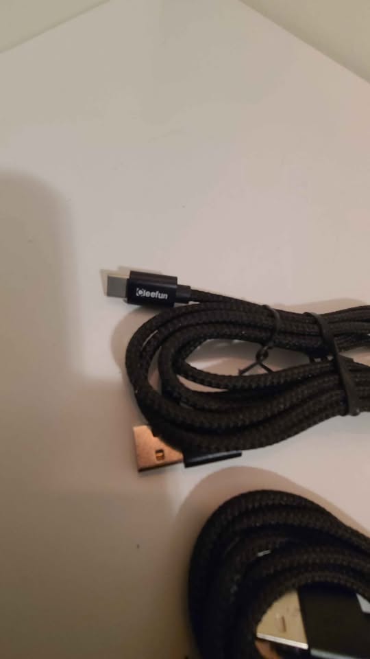 2x CLEEFUN USB-C Charging Cables – Braided 6ft – Like New - photo 4