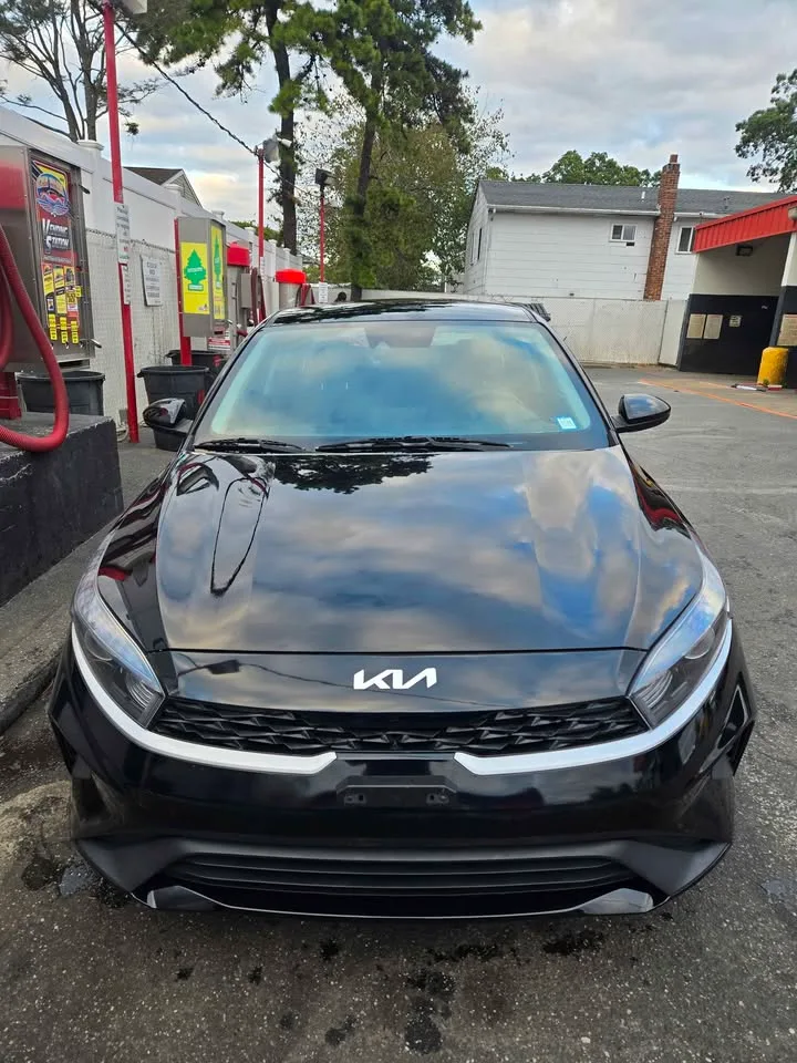 2023 Kia Forte · Lxs image indicator(3)