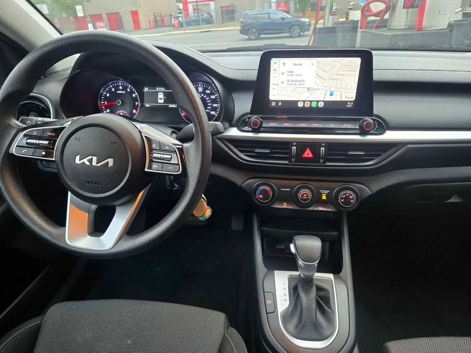 2023 Kia Forte · Lxs image indicator(8)