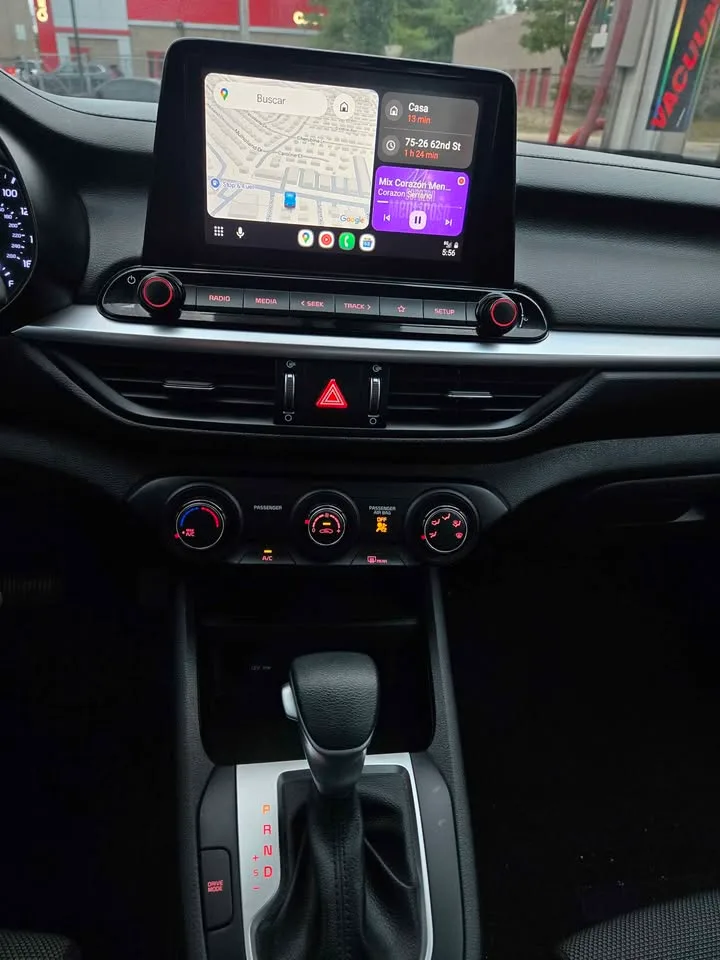 2023 Kia Forte · Lxs image indicator(10)