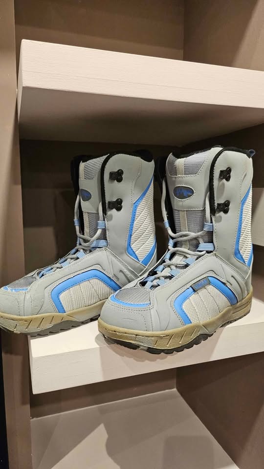 Snowboarding Boots - photo 2
