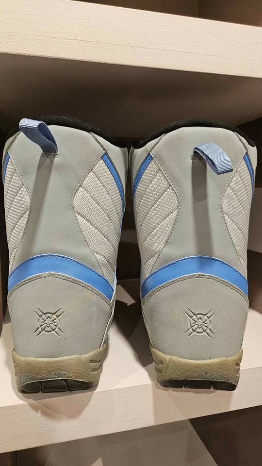 Snowboarding Boots - photo 3