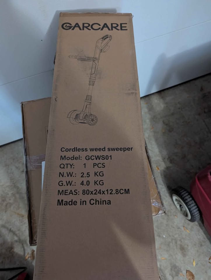 20V Patio Weeder and Sweeper + Battery - New - photo 2