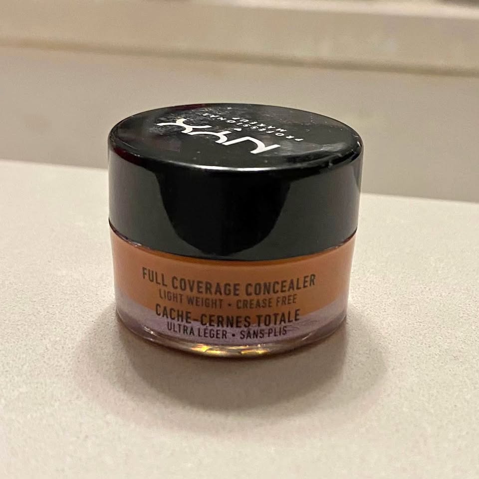 NYX Professional Makeup Full Coverage Concealer Jar