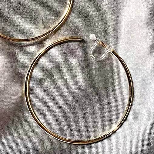 Clip on earrings (only one)