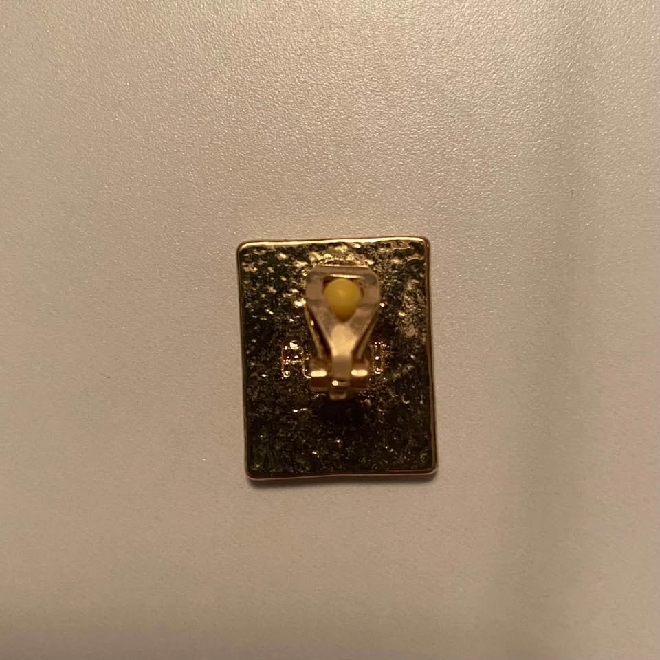 Square shaped clip on earrings (only one) - photo 2